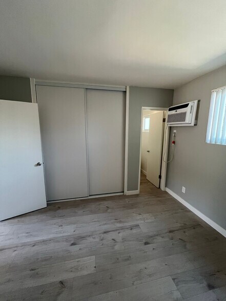 Building Photo - 20033 Saticoy St