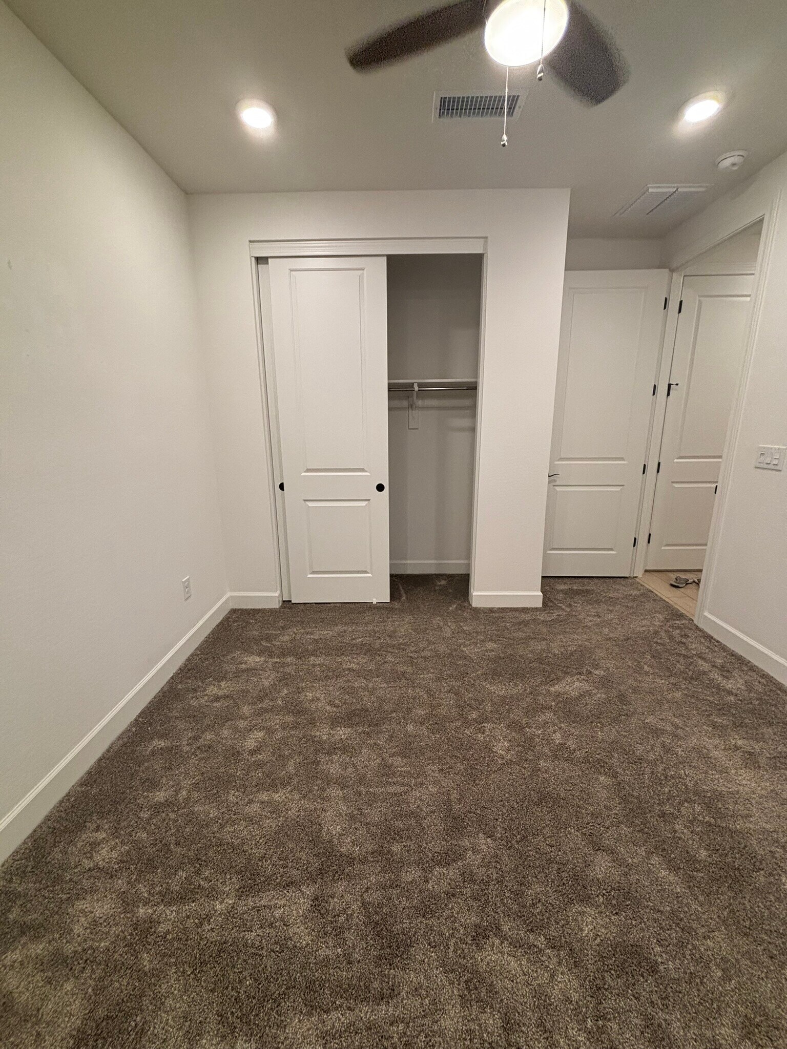 Building Photo - 2121 W Sonoran Desert Dr