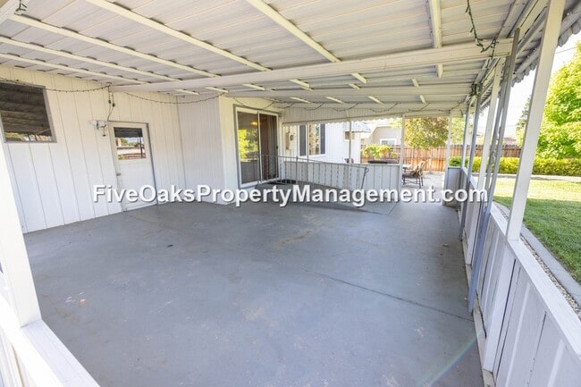 Building Photo - 102 Grenoble Way