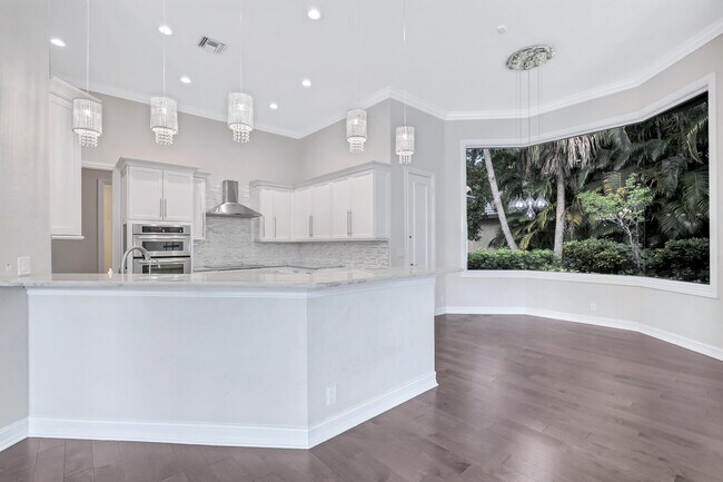 Building Photo - 12020 NW 62nd Ct