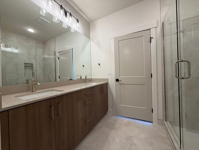 Building Photo - 614 Hemsworth Ln