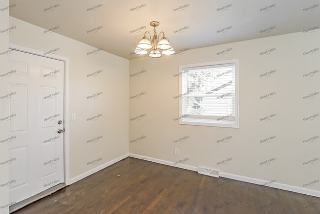 Building Photo - 8040 NE San Rafael Dr