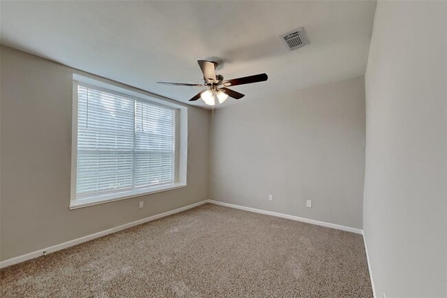 Building Photo - 16023 Willowpark Dr