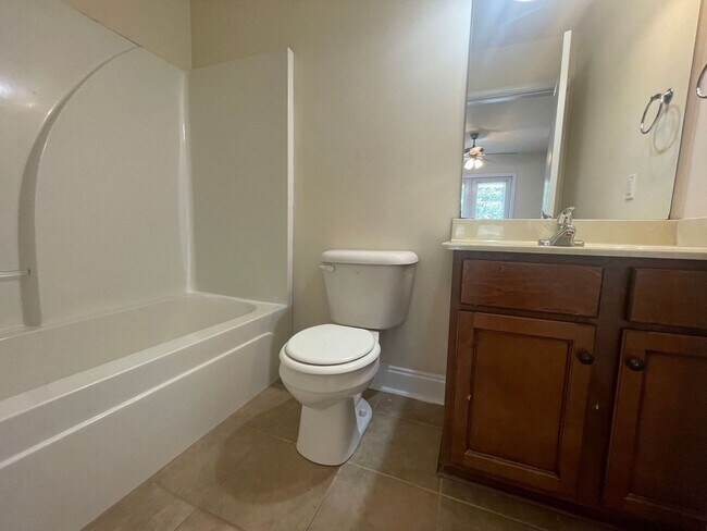 Building Photo - PRE-LEASING FOR AUGUST 2025!