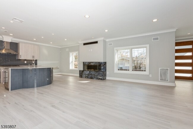 Building Photo - 8 Gregory Rd