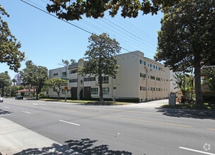 Building Photo - 9160 Beverly Blvd