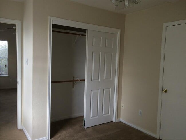 Building Photo - 3003 Whisper Oaks Ln