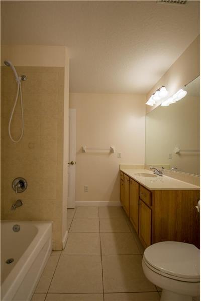 Building Photo - 920 SW Capri St