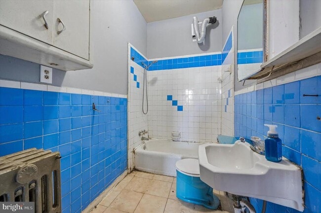 Building Photo - 3015 Frankford Ave