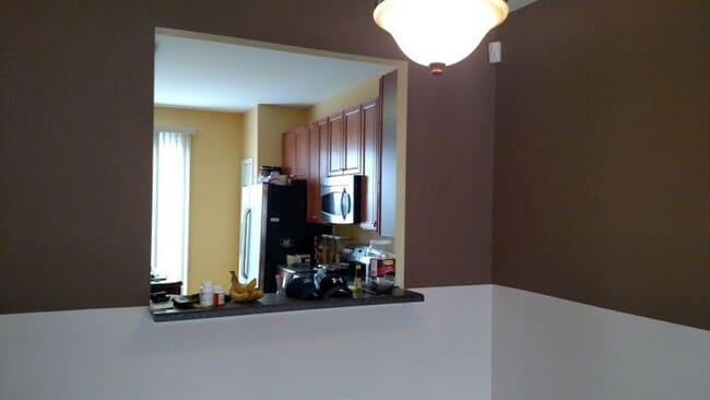 Building Photo - 3 BED / 2.5 BATH CONDO