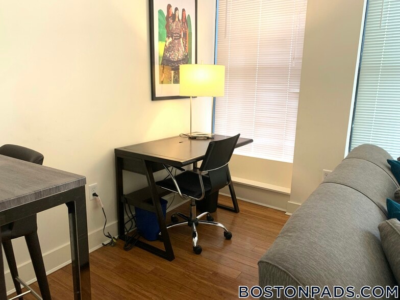 Building Photo - 8 Winter Pl