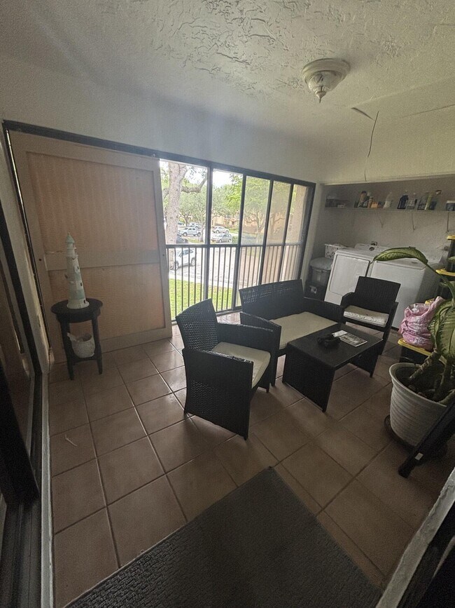 Building Photo - 3751 Cocoplum Cir