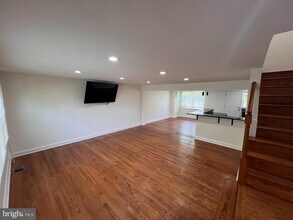 Building Photo - 1583 Doxbury Rd