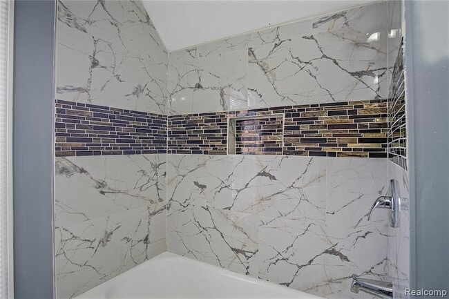 Building Photo - 671 Clairmount Ave