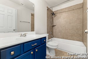 Building Photo - 2122 York Dr