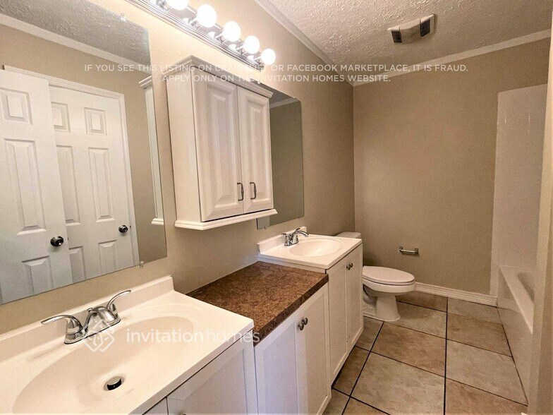 Building Photo - 3207 49th Ave Dr W