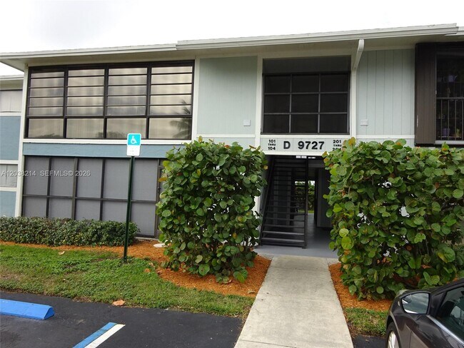 Building Photo - 9727 Hammocks Blvd