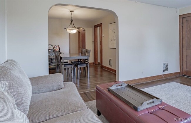 Building Photo - 118 Nassau Ave