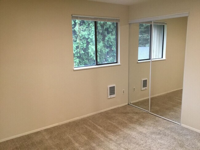 Building Photo - 161B01