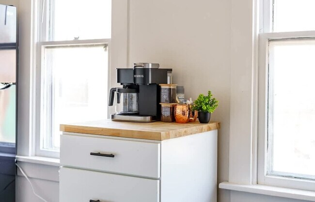 Building Photo - 575 1/2 City Park Avenue-SI ID1265608P