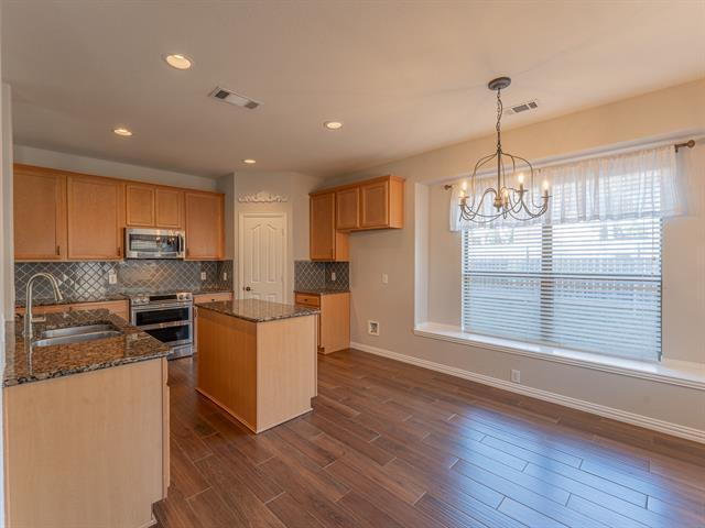 Building Photo - 8240 Lauren Way