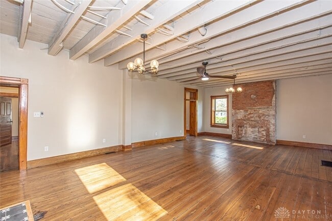 Building Photo - 117 Montgomery Ave