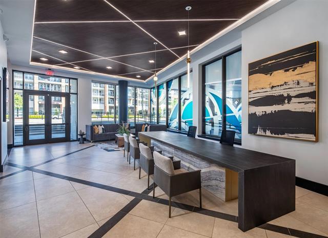 Building Photo - 880 Lake Carolyn Pkwy