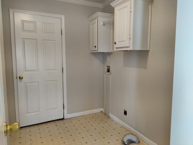 Building Photo - 1059 Hugo Dr