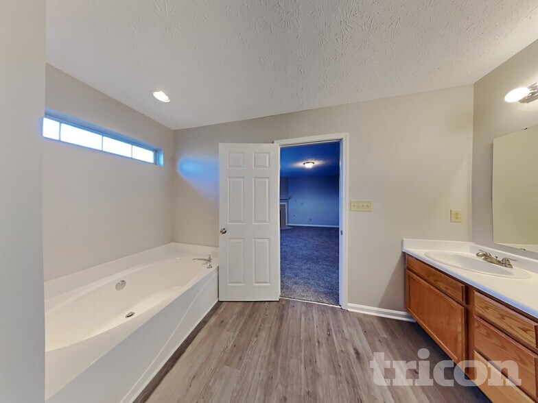 Building Photo - 7748 Mikayla Ct