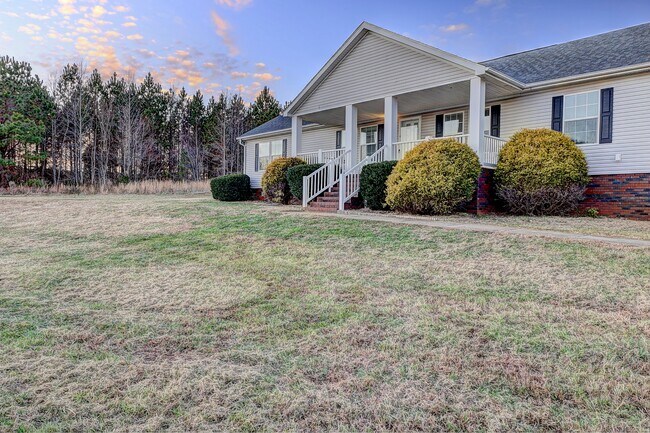 Building Photo - 1423 A A Barrett Rd