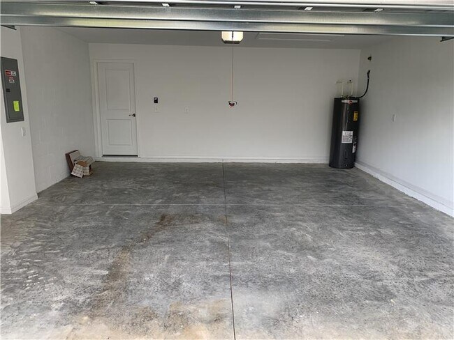 Building Photo - 1012 NE 32nd Ln