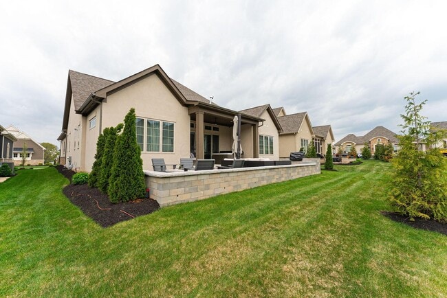 Building Photo - 6096 Deer Bluff Pl