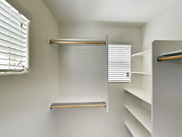 Building Photo - 20735 W Point Ridge Rd