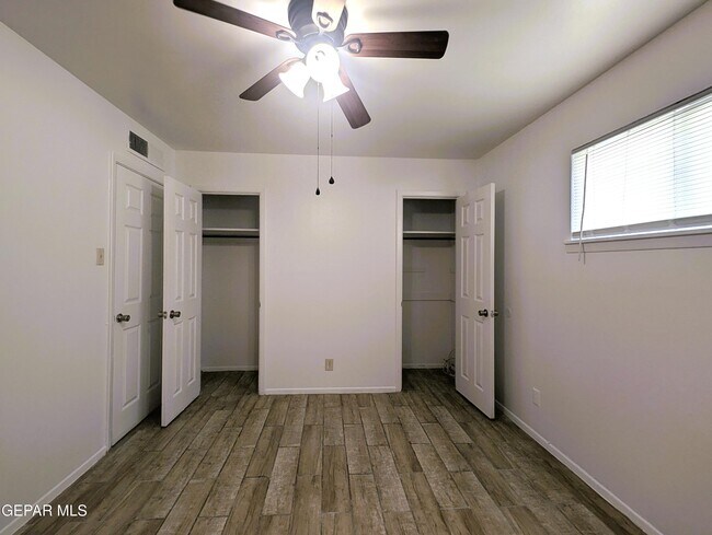 Building Photo - 5804 Pickerel Dr