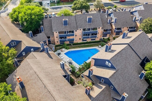 Building Photo - 2500 Burleson Rd