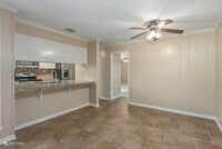 Building Photo - 10142 Carlsbad Dr
