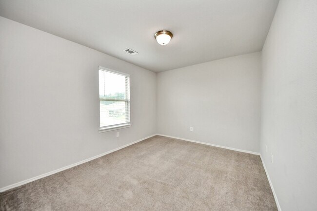 Building Photo - 20715 Southern Wds Blvd