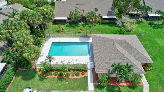 Building Photo - 20771 Boca Ridge Dr N