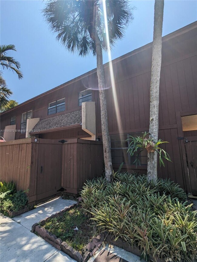 Building Photo - 6445 SW 116th Pl