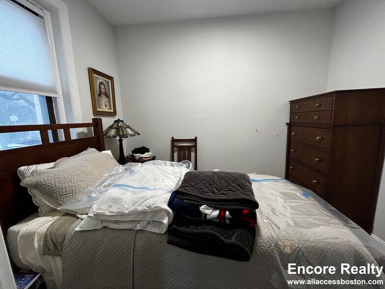 Building Photo - 19 Peterborough St