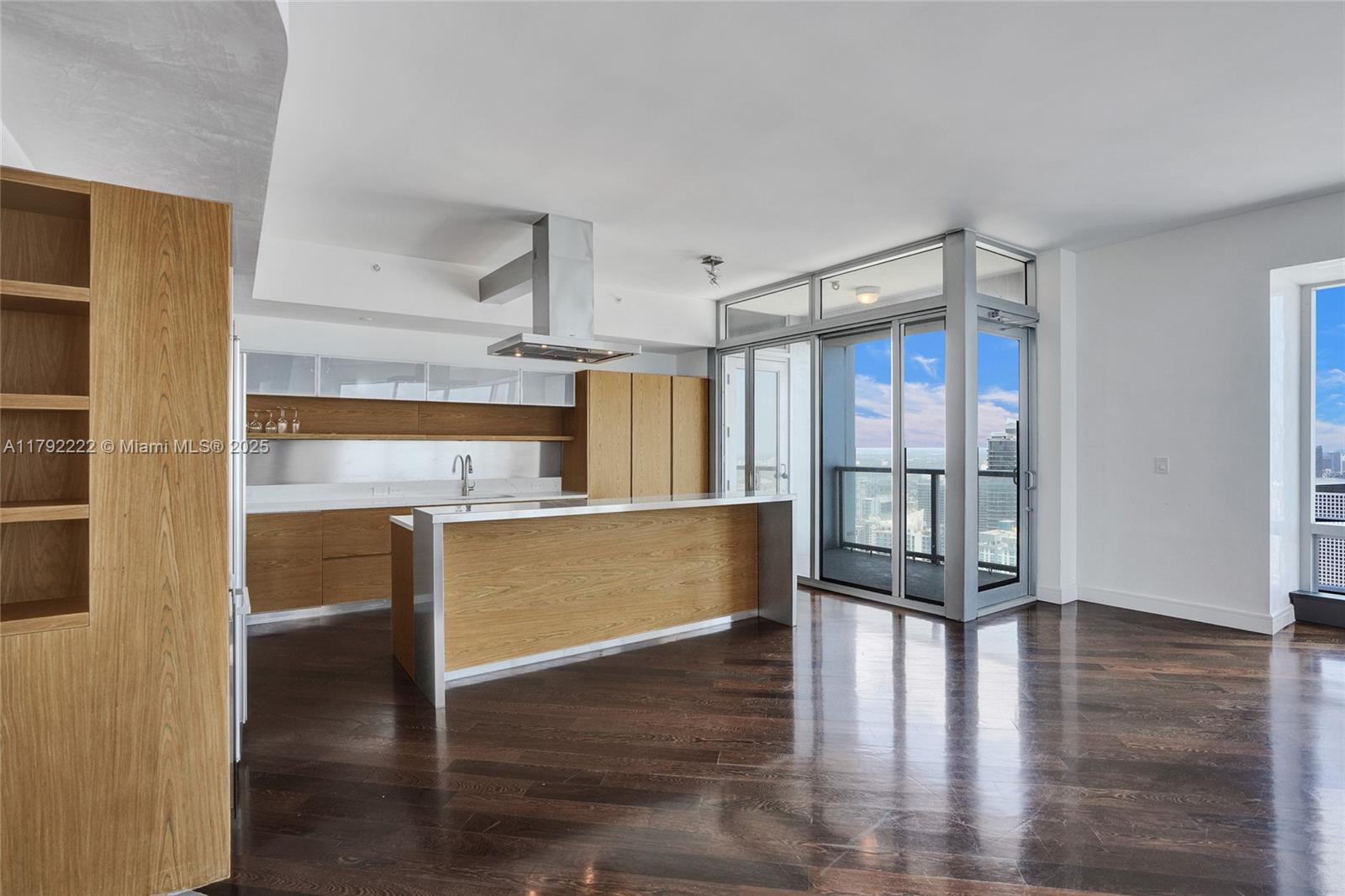 Building Photo - 1425 Brickell Ave