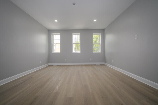 Building Photo - 1709 Edmondson Ave