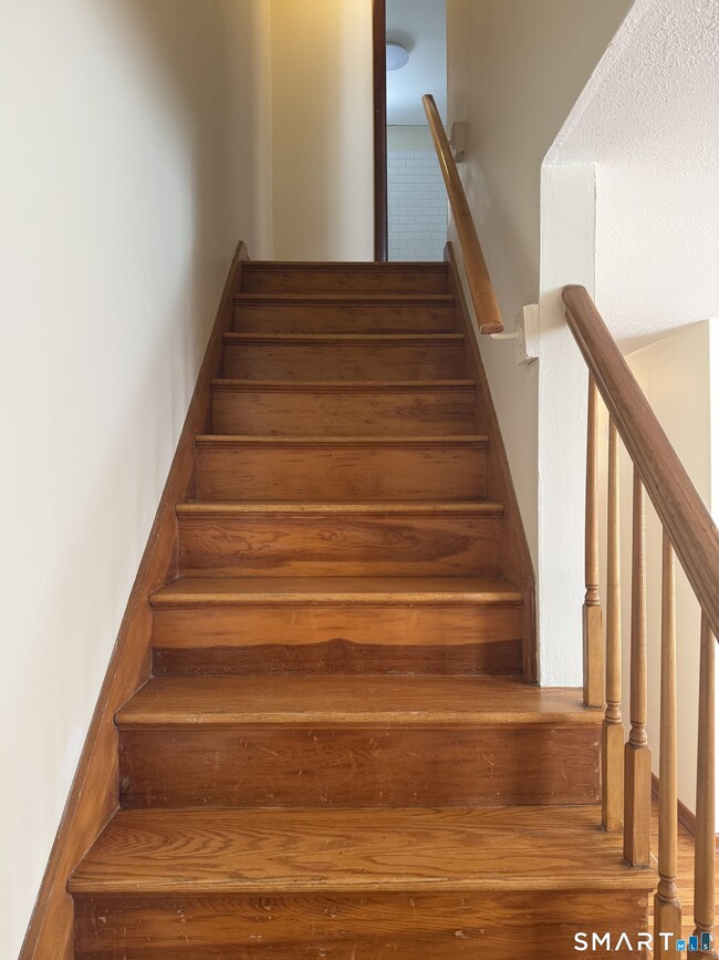 Building Photo - 273 Queen St