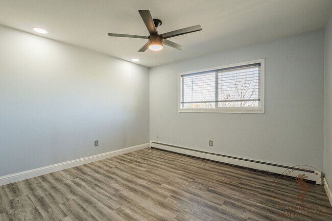 Building Photo - 467-432 32 Rd