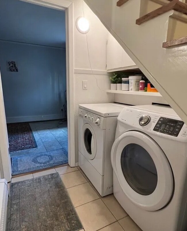 Building Photo - 3690 Broadway St