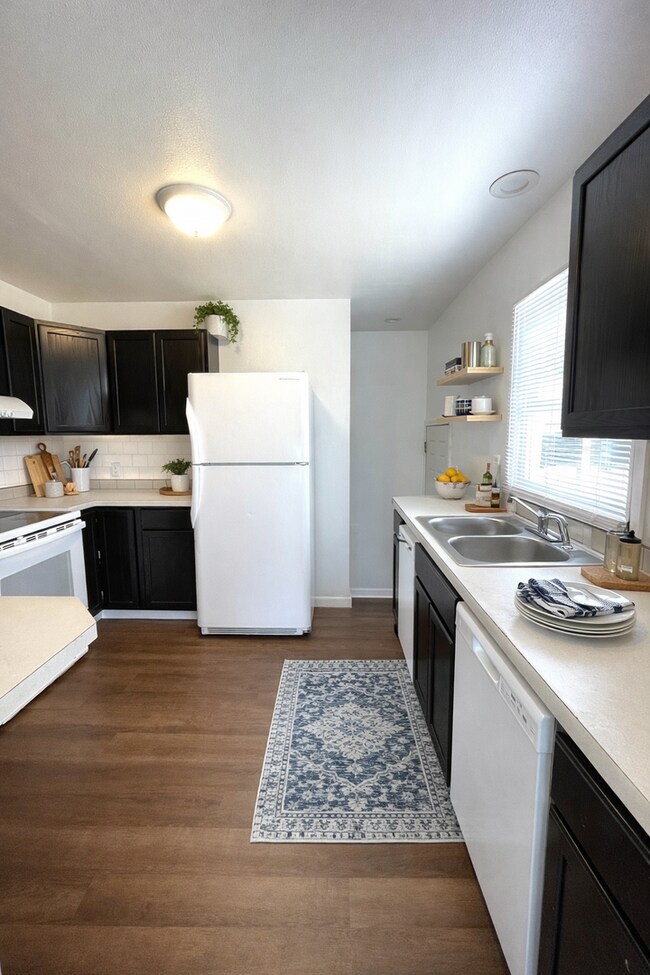 Building Photo - Completely Remodeled Three Bedroom One Bath in Richland - Move in Ready!!