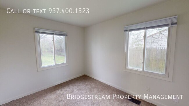 Building Photo - Nice 3 bedroom, 1 bath home with 1 car det...