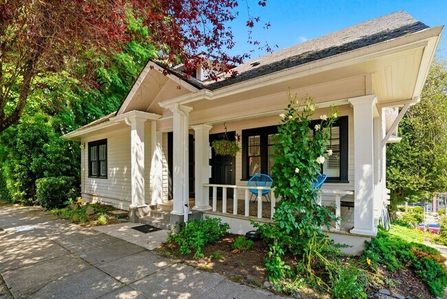 Building Photo - MF 43 - Kelly Avenue