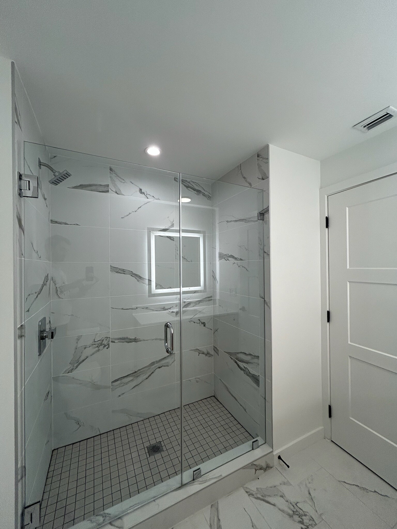 Building Photo - 1625 NE 124th St