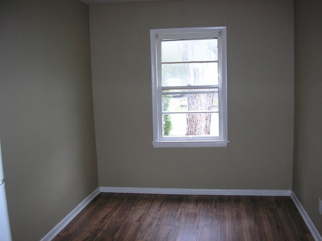 Building Photo - 1529 Parkhurst Dr